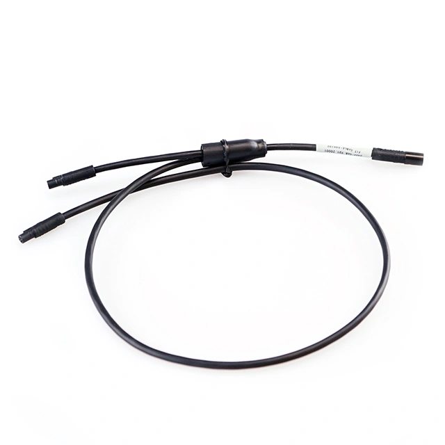 FIT Verteilerkabel für USB-C-Ladebuchse und Remote Display — Ansicht 1
